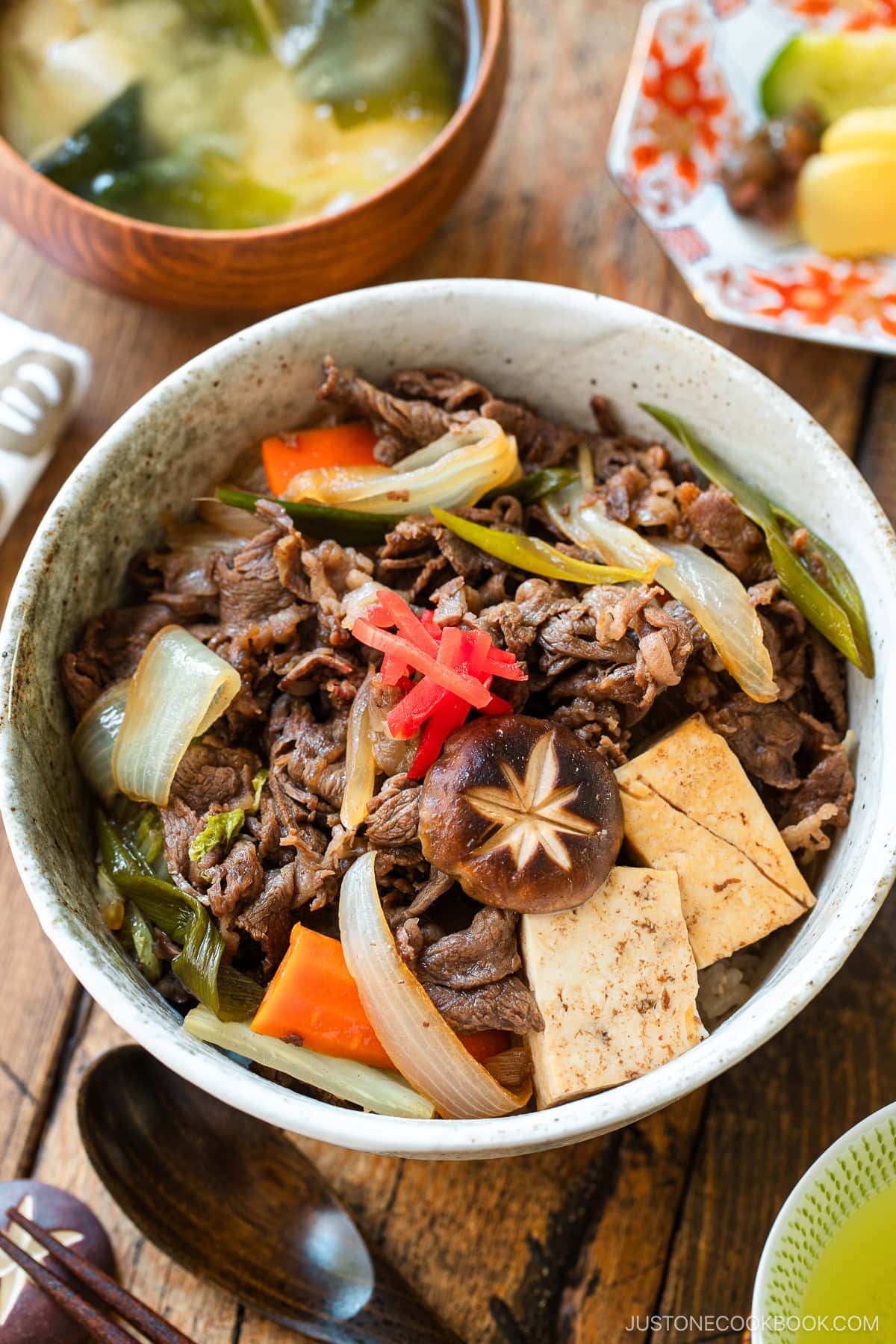 Sukiyaki Don Recipe すき焼き丼 • Just One Cookbook